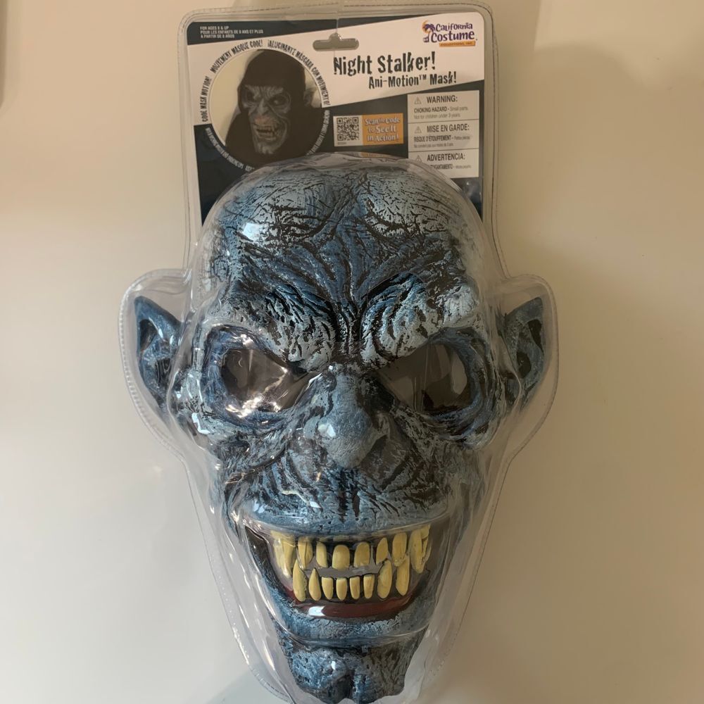California Collections Night Stalker Anti-Motion Mask NEW (opened) Halloween